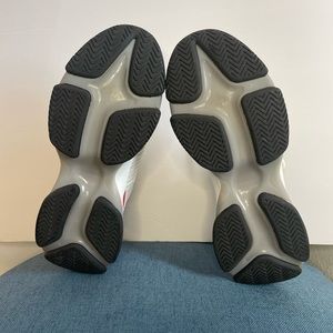 balenciaga runner black and white